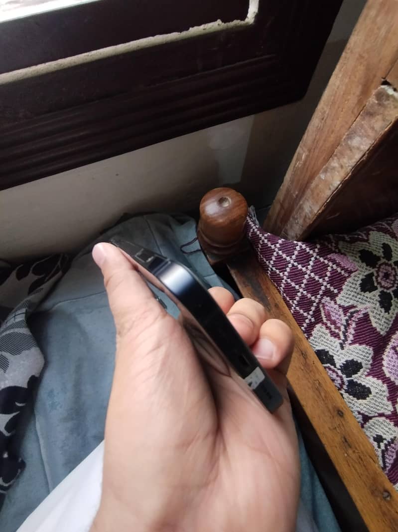Apple iPhone 12 7