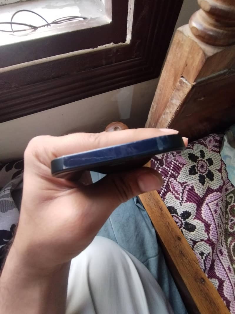 Apple iPhone 12 8