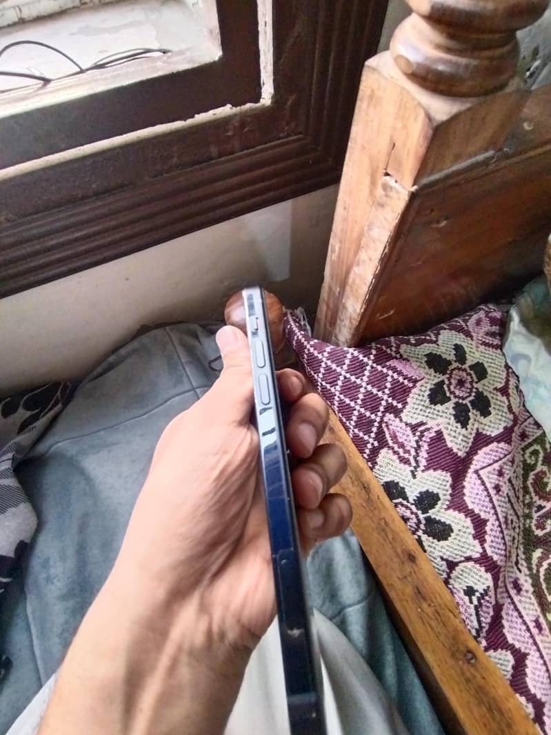Apple iPhone 12 9