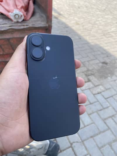 Apple iPhone 16