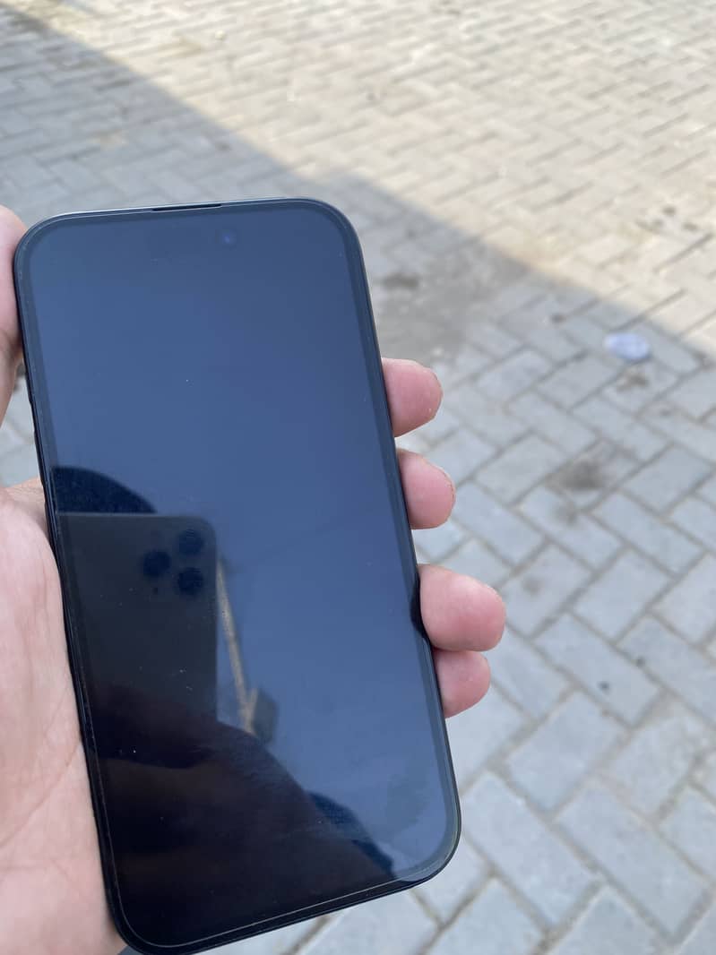 Apple iPhone 16 1