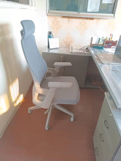 office Table with Executive chair and visiting chairs