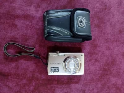 Nikon Coolpix S3000 12MP Digital Camera