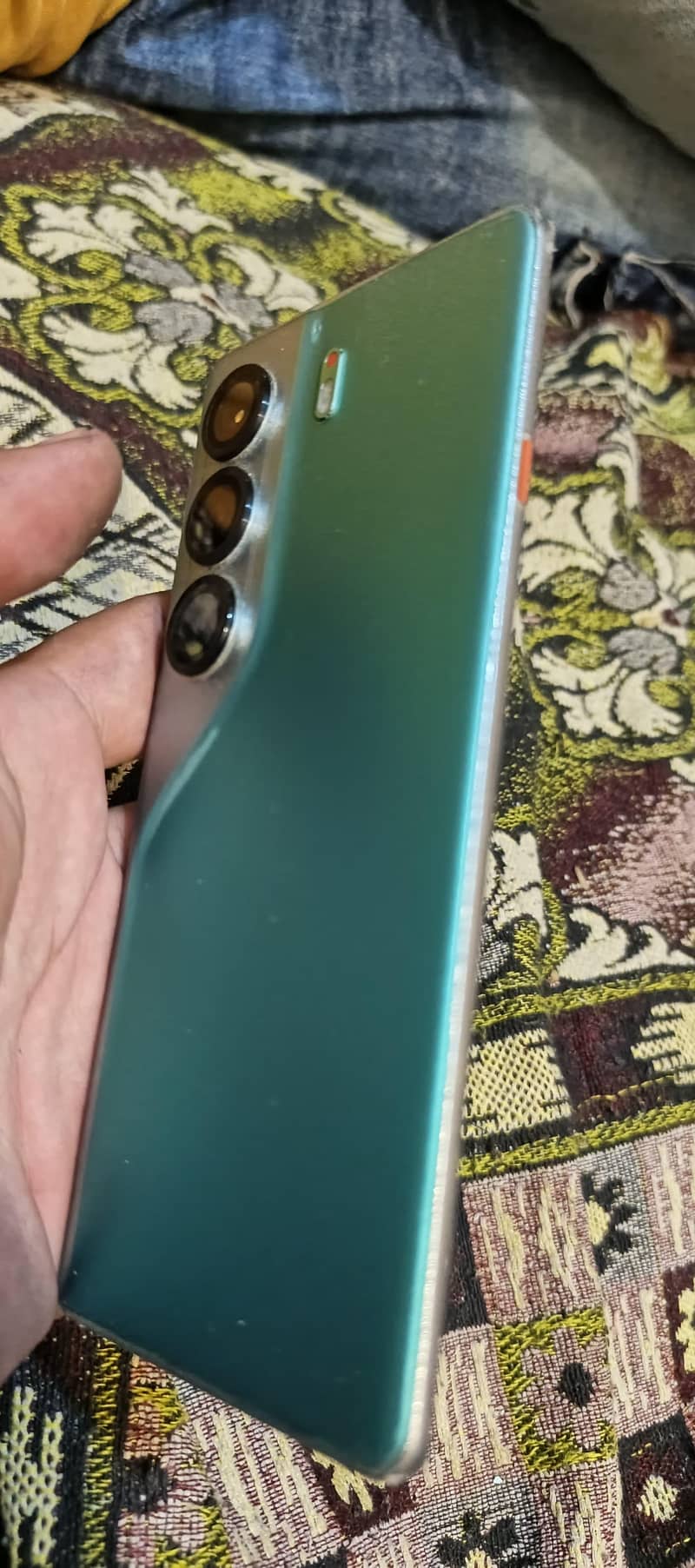 Tecno CAMON 40 Pro 4
