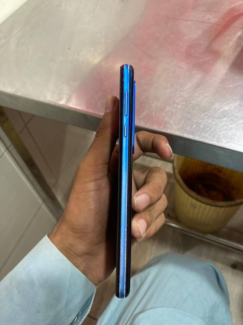 Sharp Aquos R5G 2
