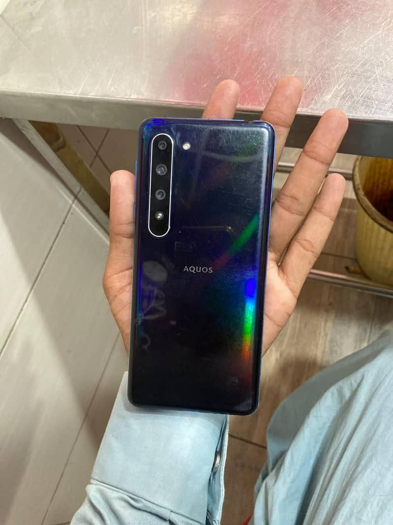 Sharp Aquos R5G 3
