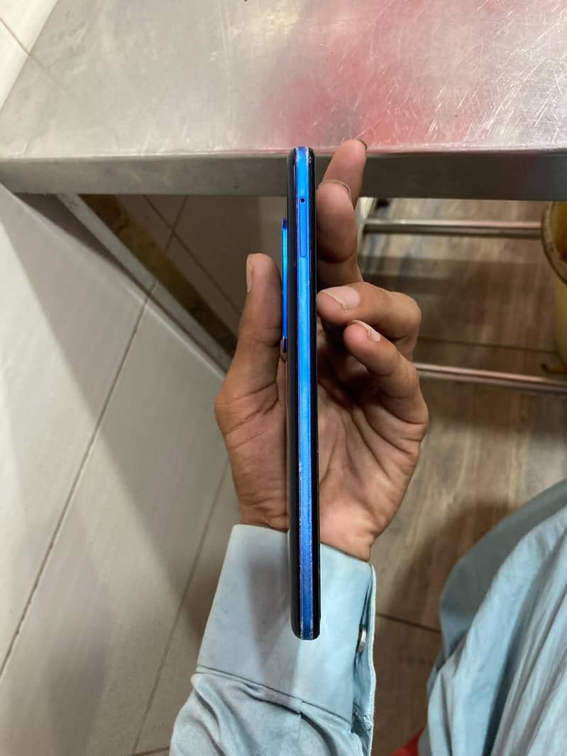 Sharp Aquos R5G 6