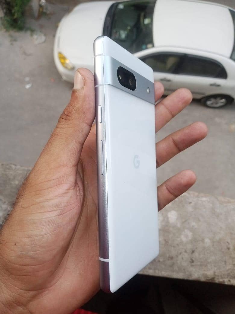 Google Pixel 7a 2