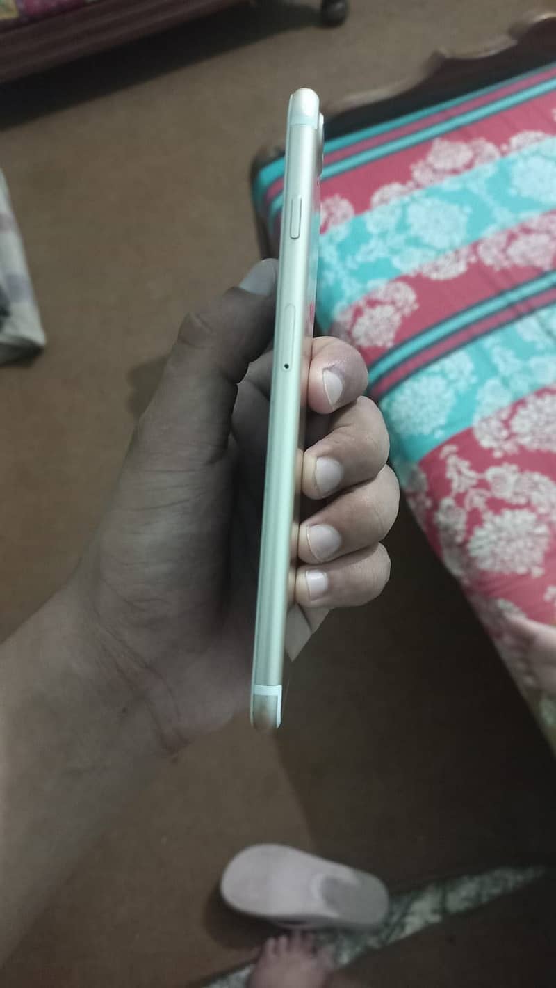 Apple iPhone 7 Plus 1