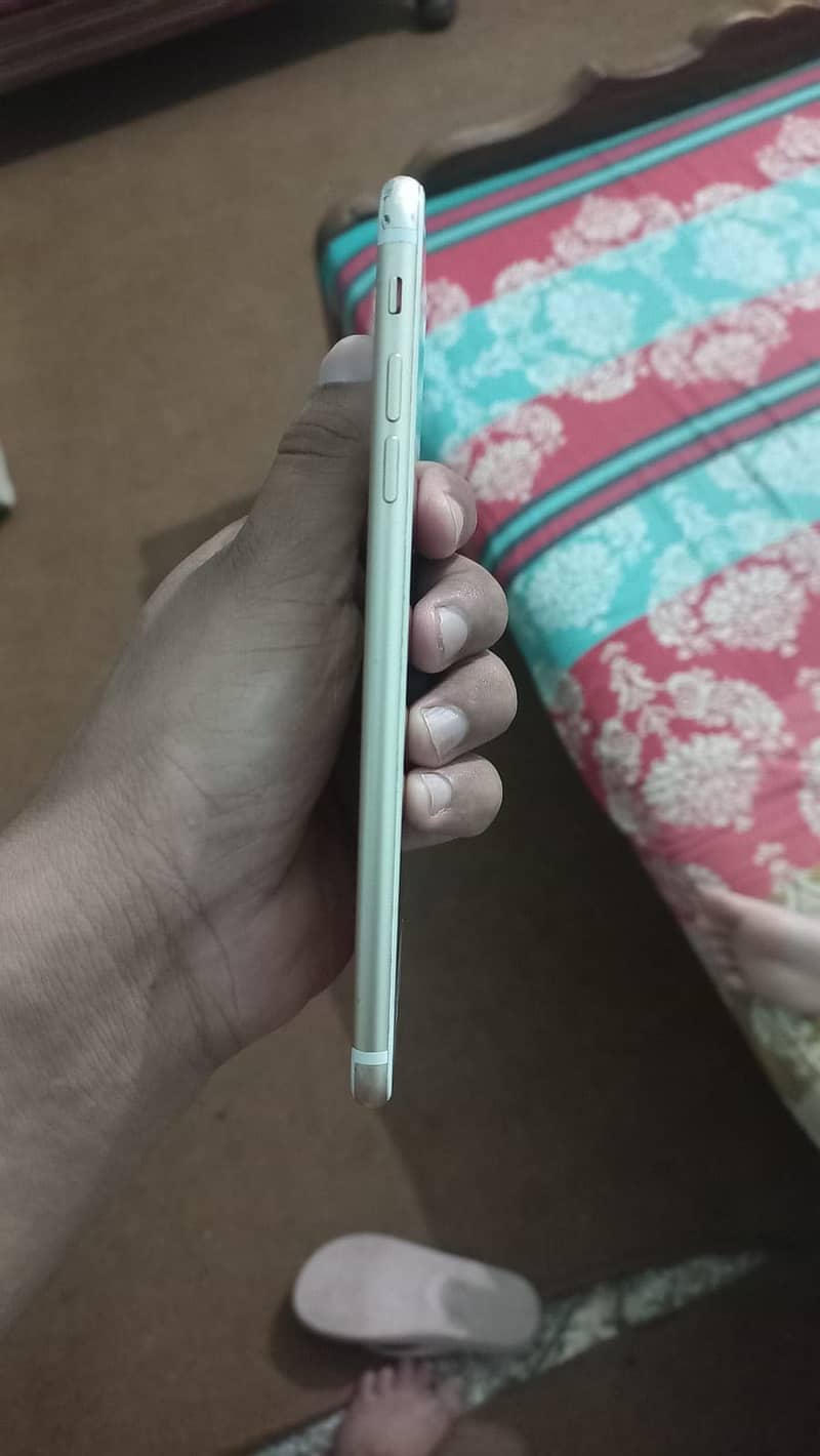 Apple iPhone 7 Plus 2