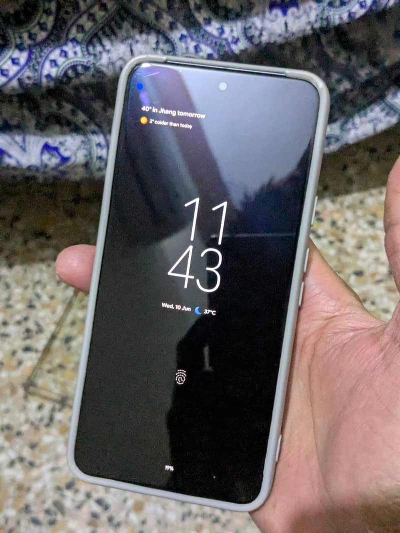 Google pixel 8 3