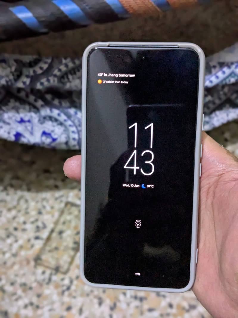 Google pixel 8 4