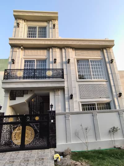 Luxury 3 Marla House with Modern Finishing for Sale
