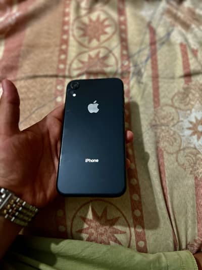 Apple iPhone XR 64gb jv 76 battery health