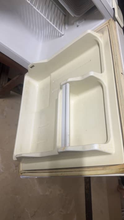 Mini room fridge