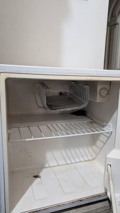 Dawlance Mini Fridge BC 49