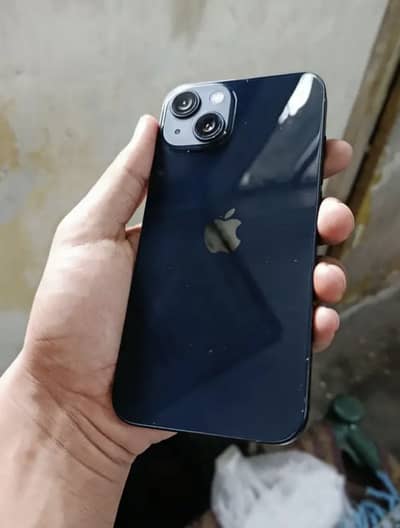 Apple iPhone 13