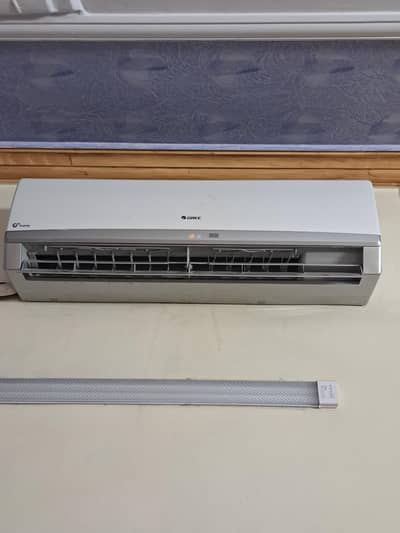 4. year used Gree 1.5 inverter in best condition for sale