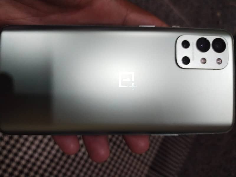 One Plus 9R 3