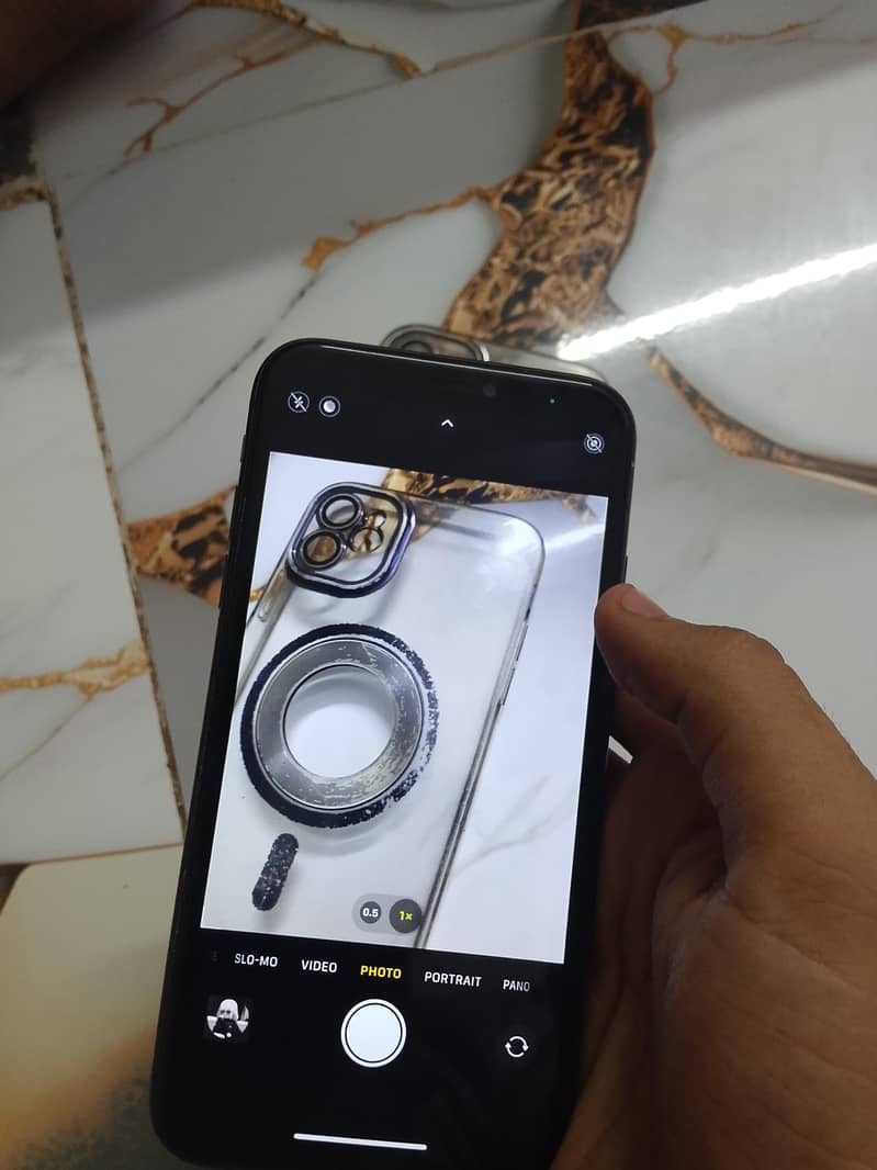 Apple iPhone 11 7
