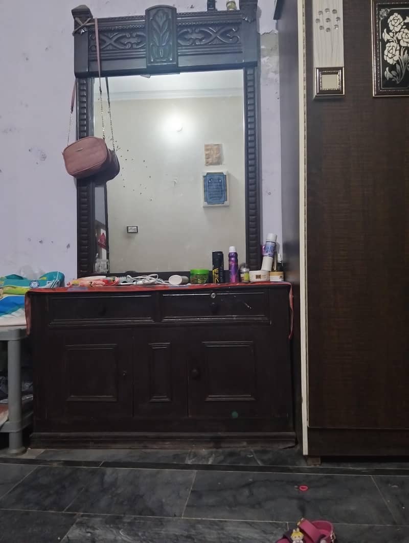 Dressing Table 0