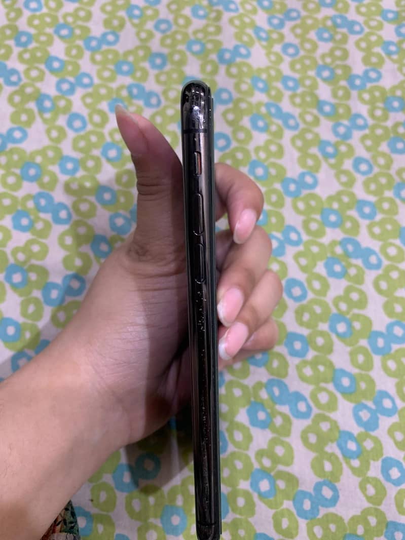 Apple iPhone X 0