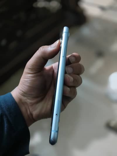 Apple iPhone XR