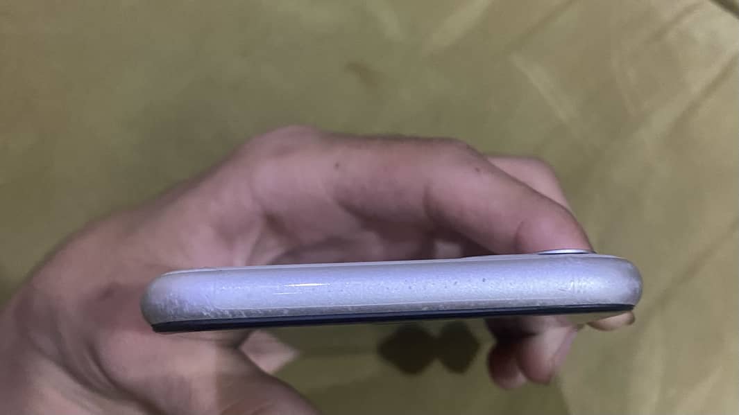 Apple iPhone 11 5