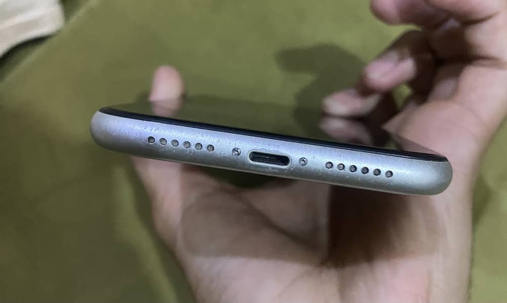 Apple iPhone 11 6