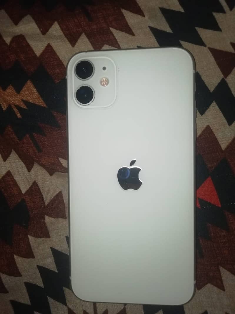 Apple iPhone 11 4