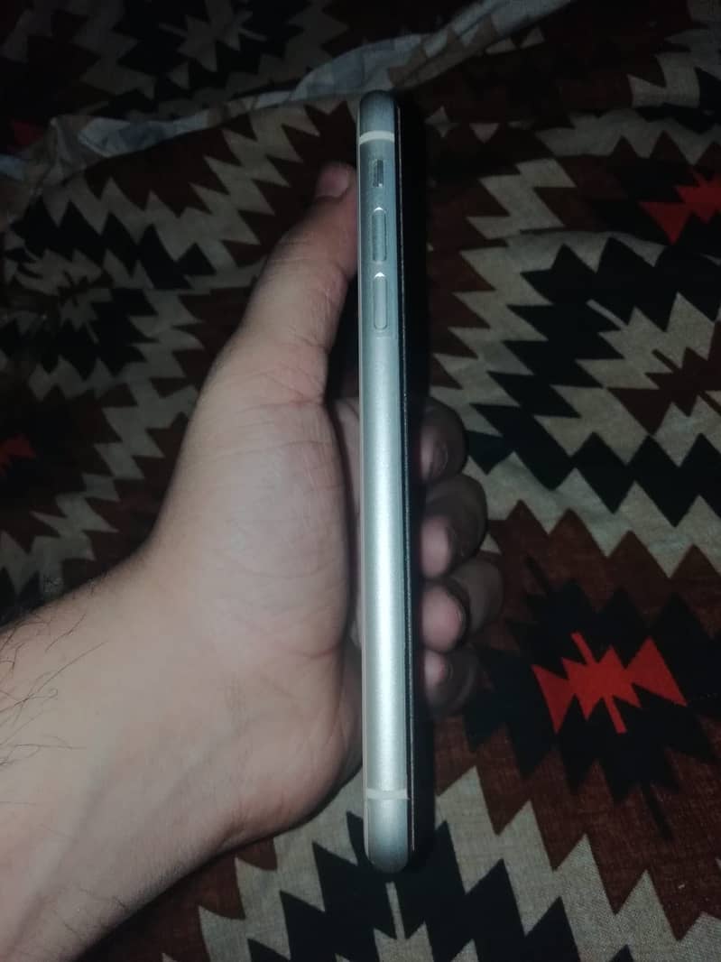 Apple iPhone 11 5