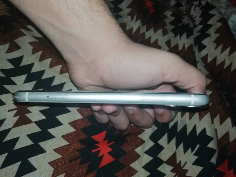 Apple iPhone 11 6
