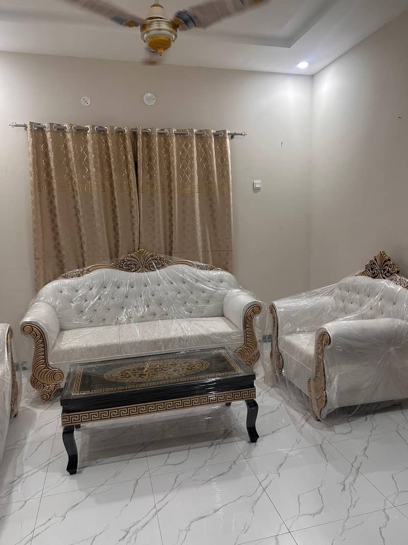 Sofa + table 2