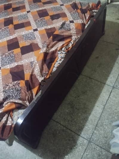 Queen size bed