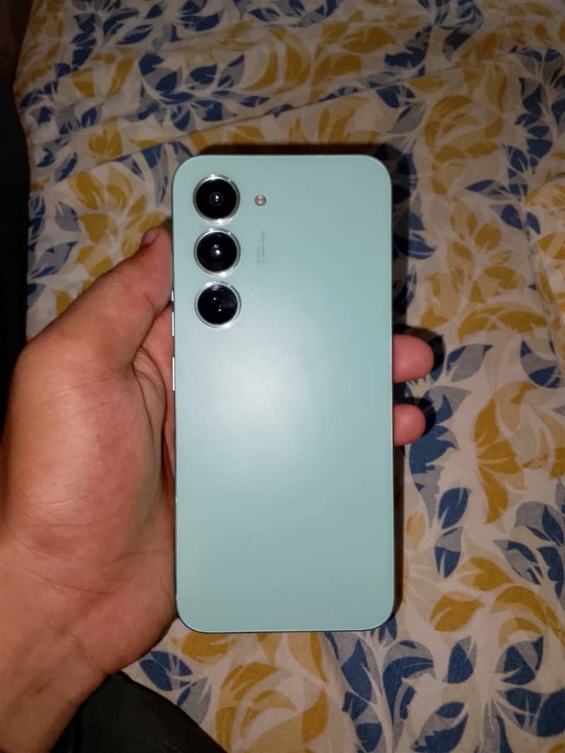 Techno Spark 40 Pro 0