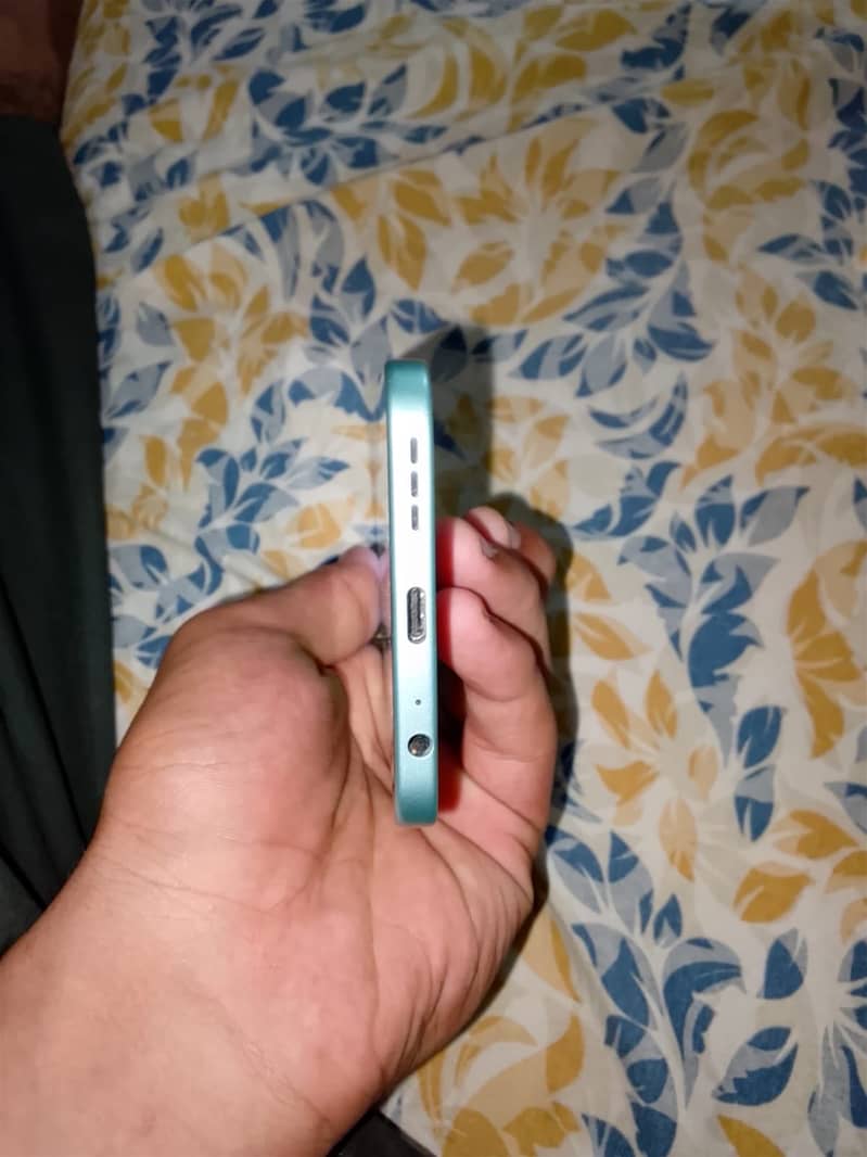 Techno Spark 40 Pro 4