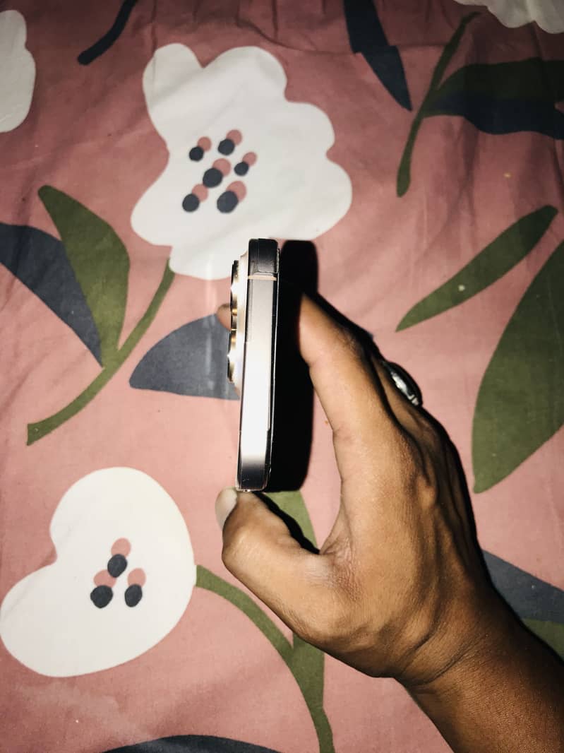 iPhone 16pro 2