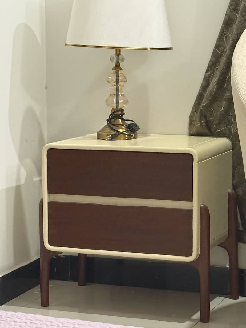 Side tables 1