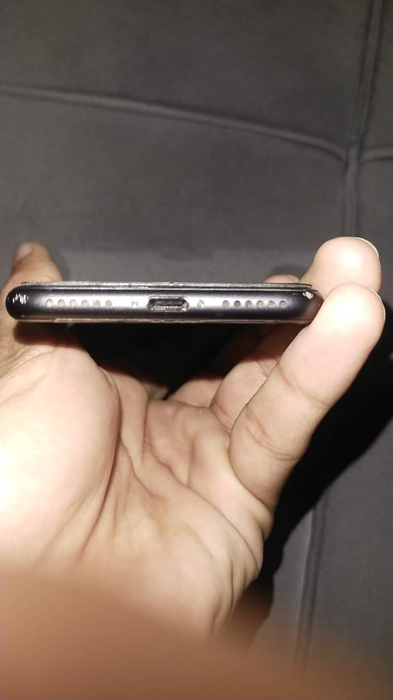 iPhone 8 3