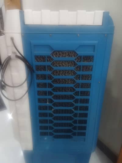 air cooler with 2 cooling pad just use only 1 month .
