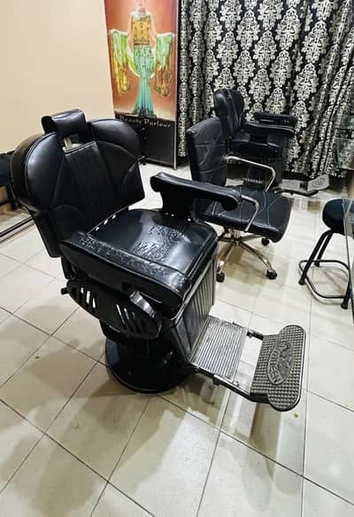 Salon Chairs Black Color