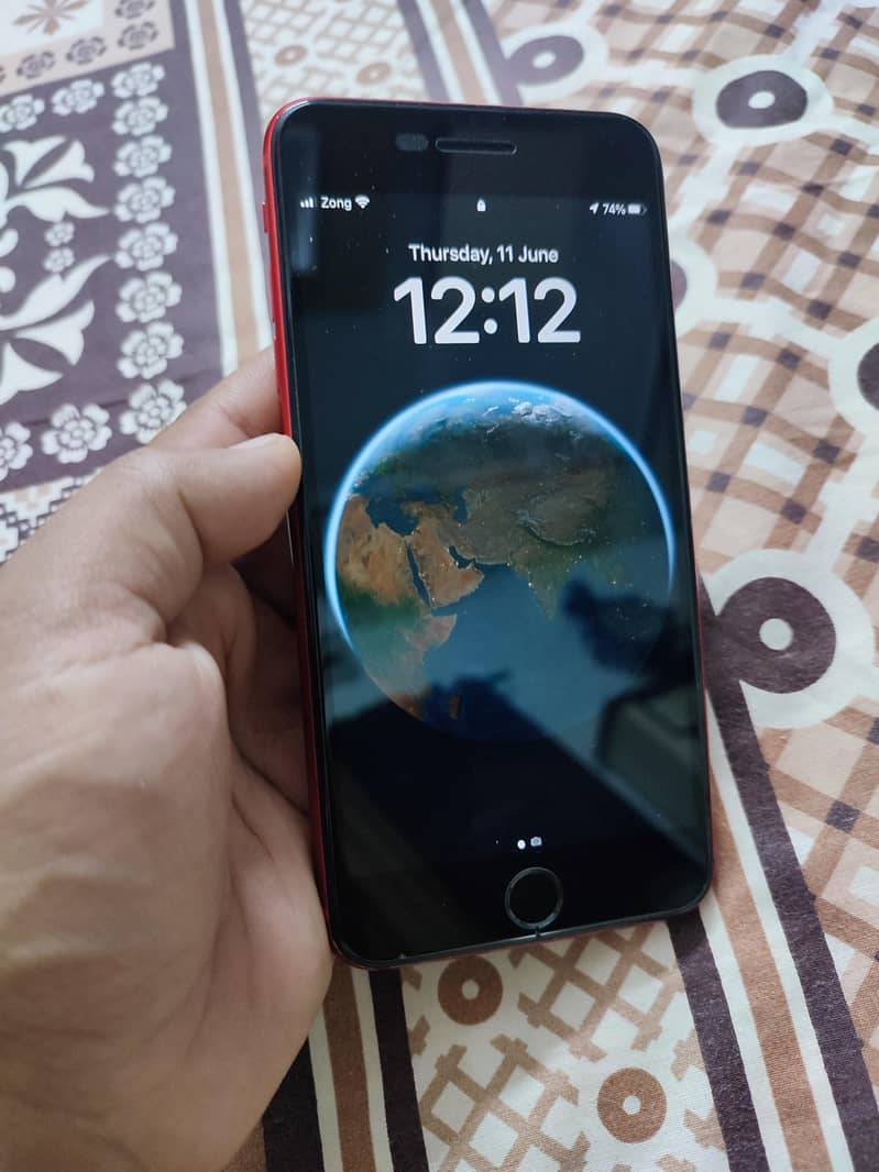 Apple iPhone 8 Plus 0