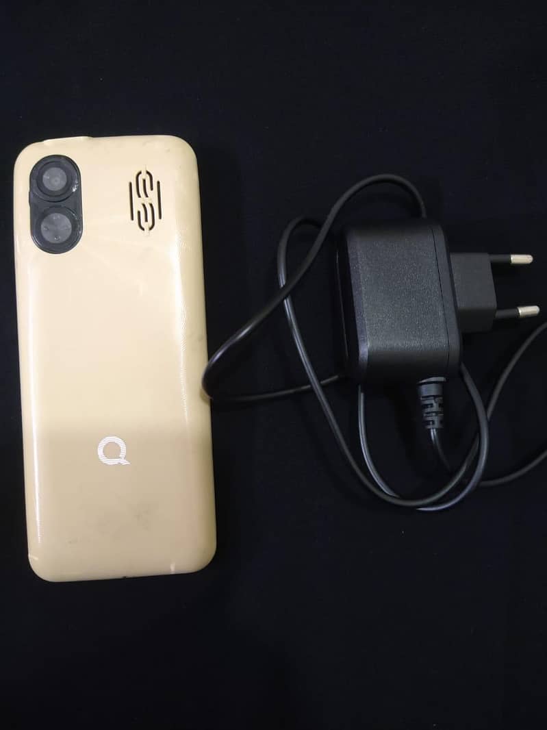 QMobile E4 Monster 10