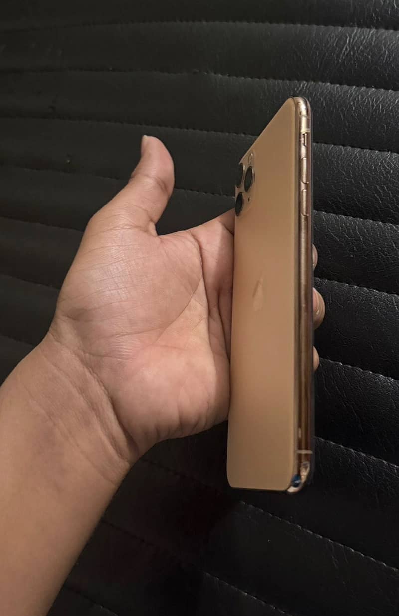 IPHONE 11 pro max 1