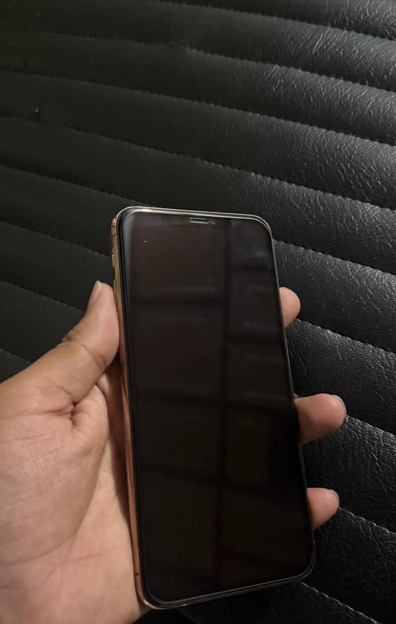 IPHONE 11 pro max 2