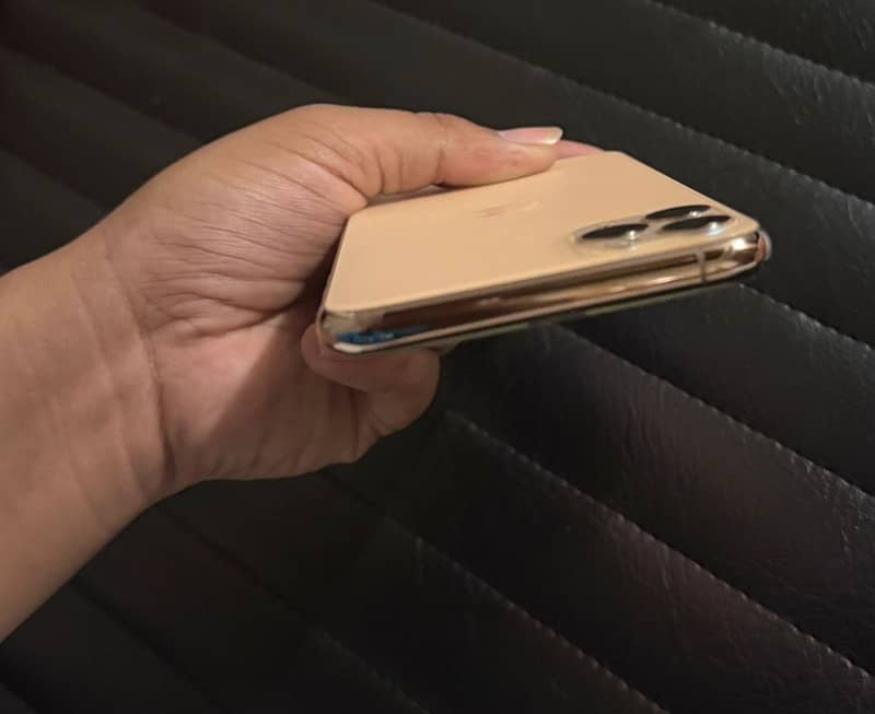 IPHONE 11 pro max 3