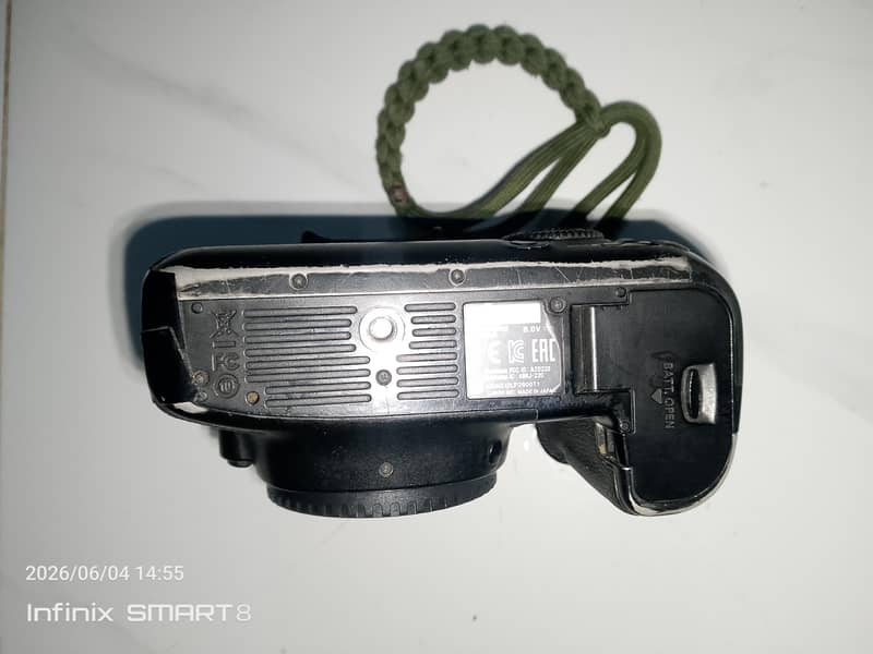 DSLR. 3