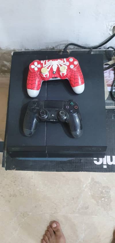 50,000 Ps4 Fat Good Condition With 3 Cd Ps4