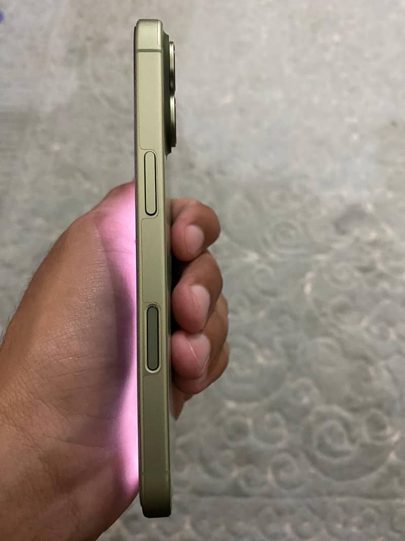 Apple iPhone 17 6