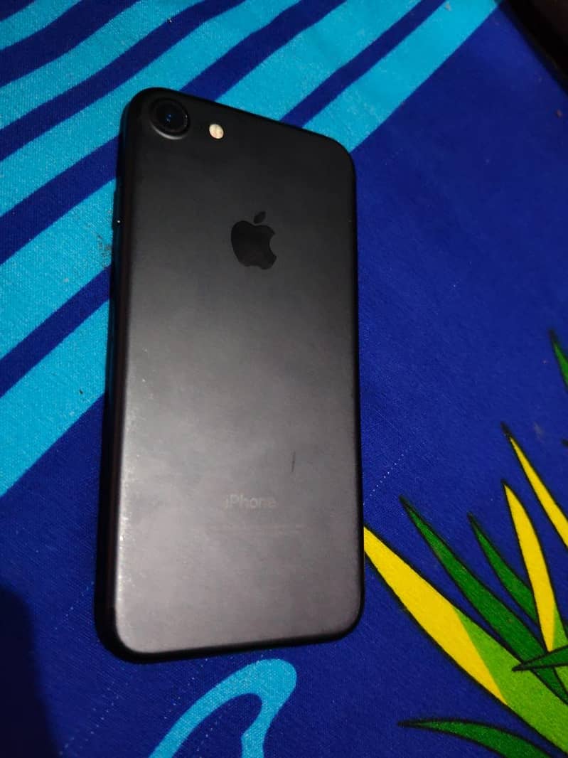 Apple iPhone 7 3